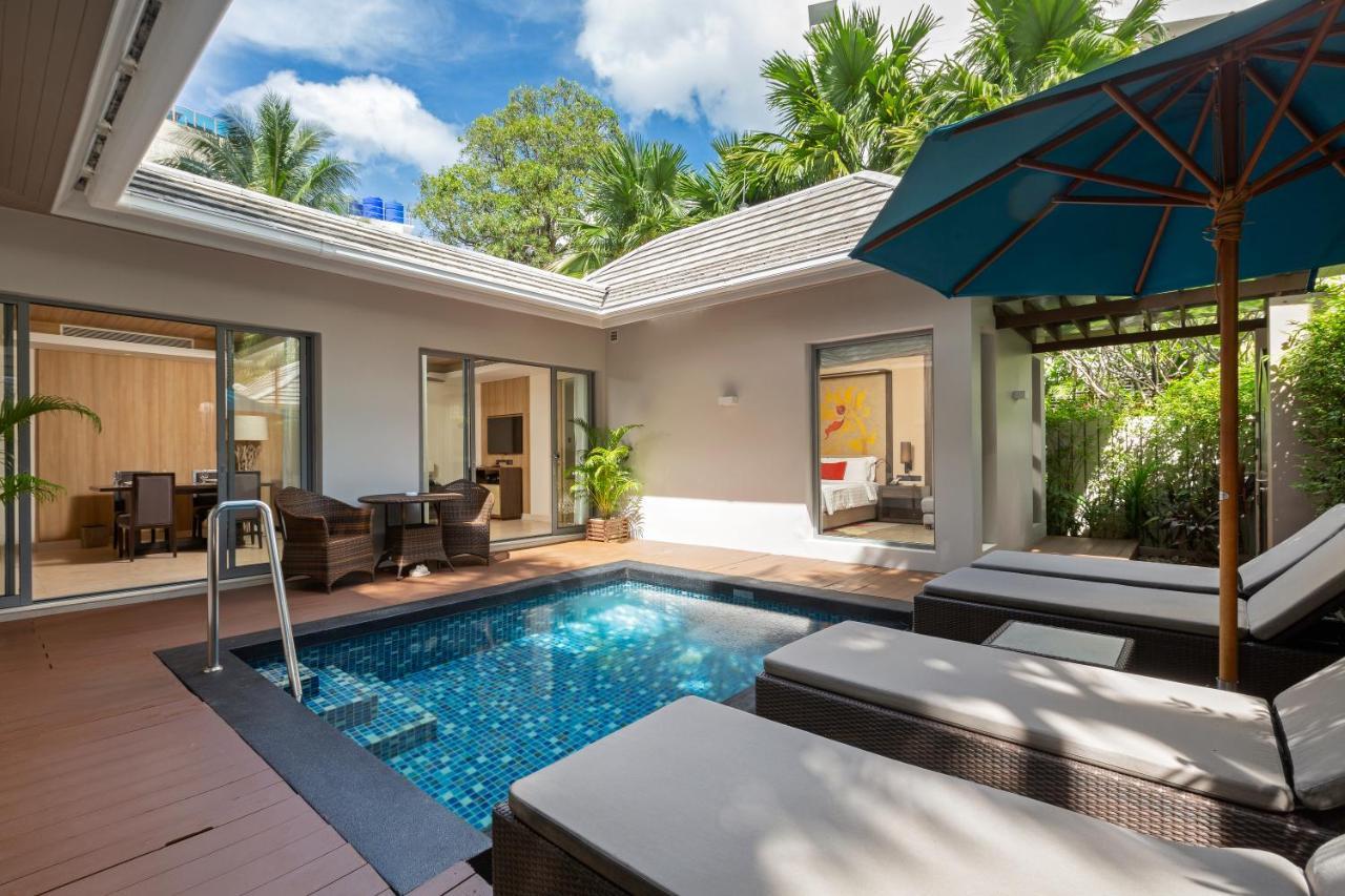 Grand Mercure Phuket Patong Exteriör bild A pool villa at Centara Karon Resort & Villas Phuket