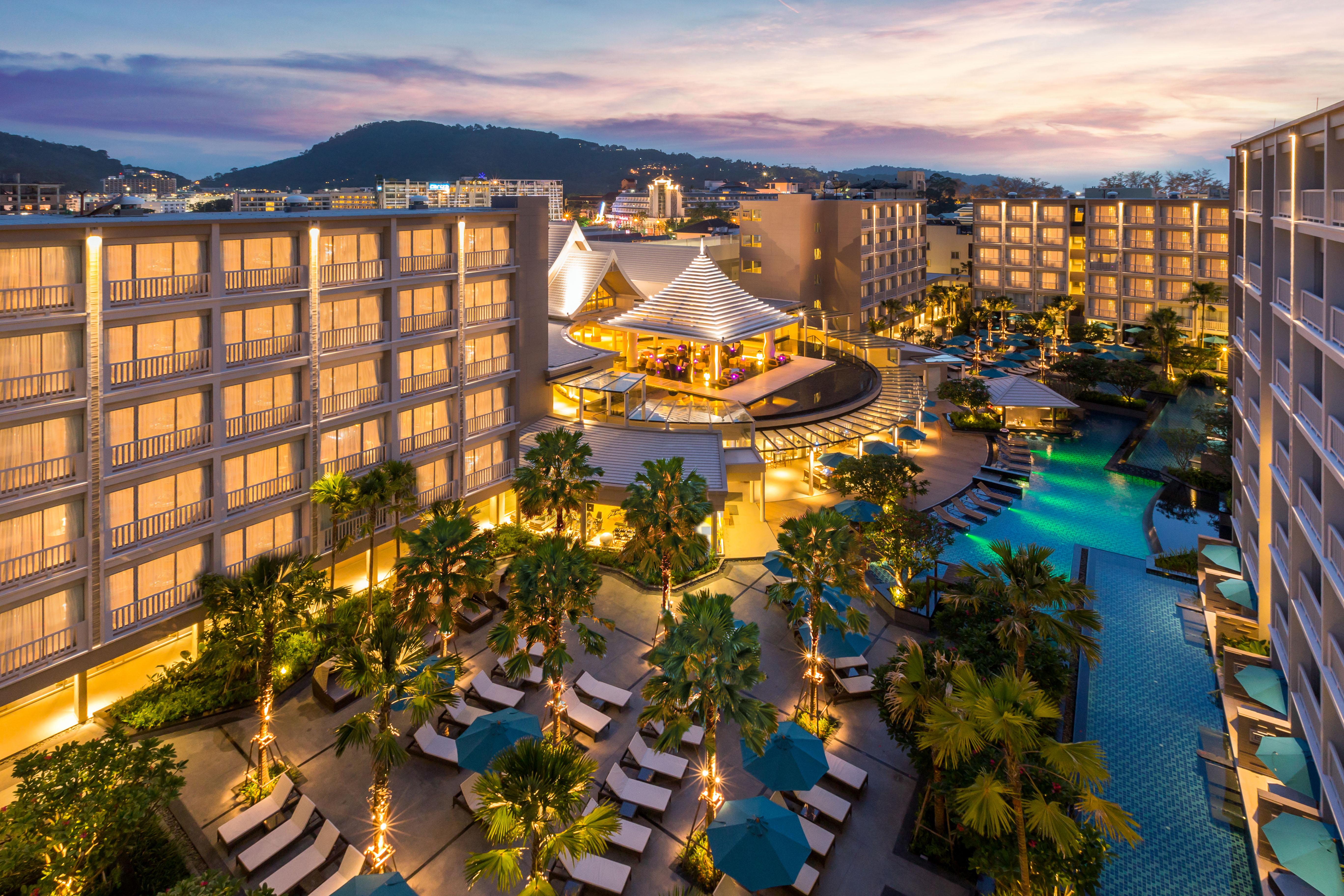 Grand Mercure Phuket Patong Exteriör bild Hilton Phuket Resort and Spa