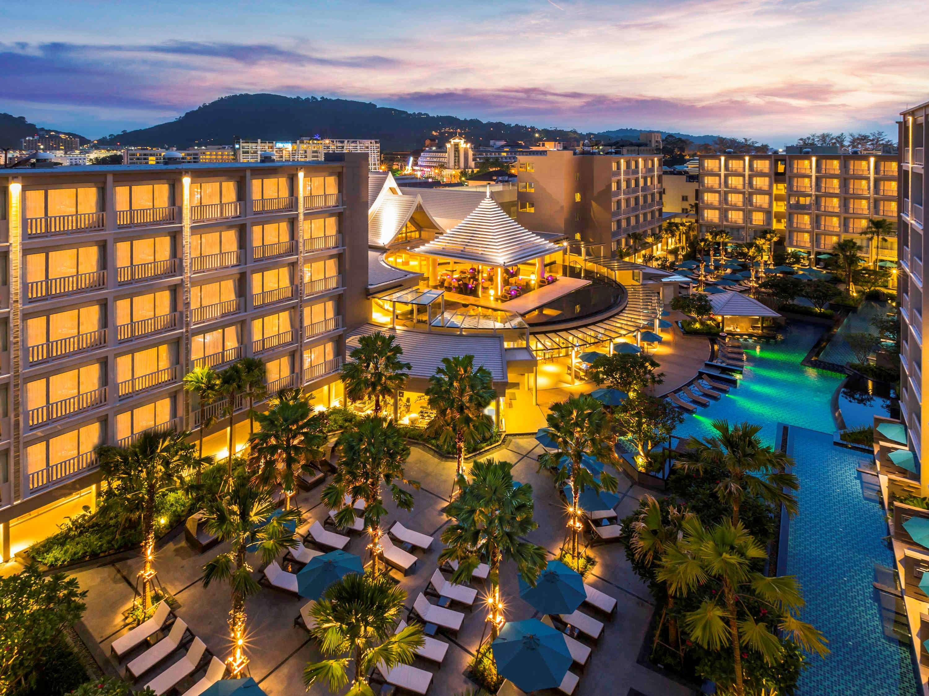 Grand Mercure Phuket Patong Exteriör bild Hilton Phuket Resort and Spa