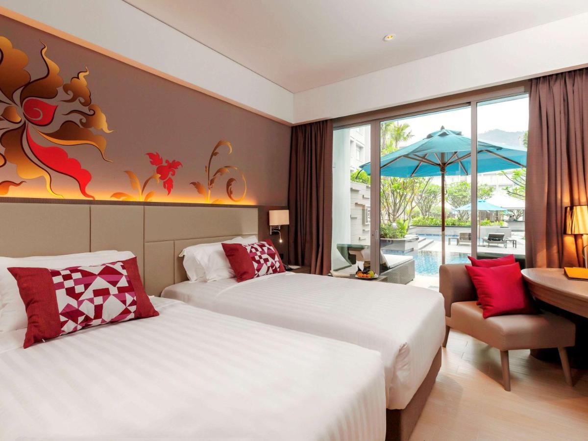 Grand Mercure Phuket Patong Exteriör bild Deluxe Pool Access